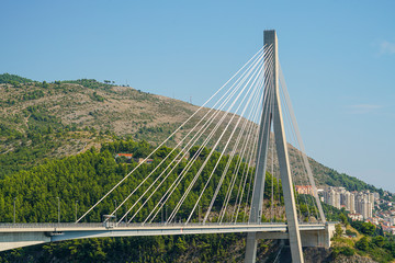 Support of the cable-stayed bridge of Franjo Tudjman through the Gulf of Dubrovnik