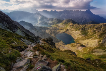 Szlak ze Świnicy do Doliny Pięciu Stawów Polskich w Tatrach Wysokich