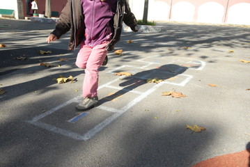 jeux de marelle en milieu scolaire
