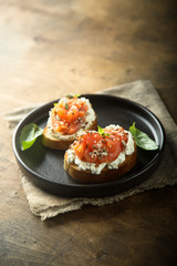 Smoked salmon with cream cheese on toast