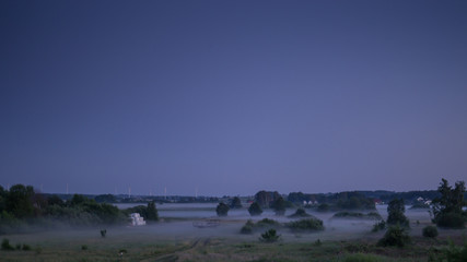 Wieczorna mgła na polu © Pawe