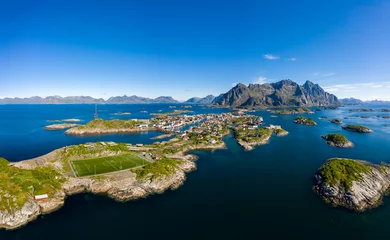 Papier Peint photo autocollant Reinefjorden Henningsvaer Lofoten is an archipelago in the county of Nordland, Norway.