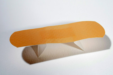 Pansement pour blessure sur fond blanc