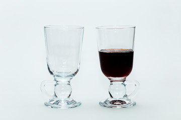 Glasses for mulled wine. Full and empty