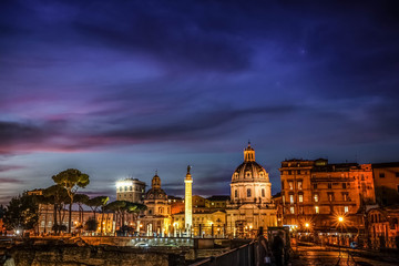 Fototapeta na wymiar Sunset in the beautiful center of Rome