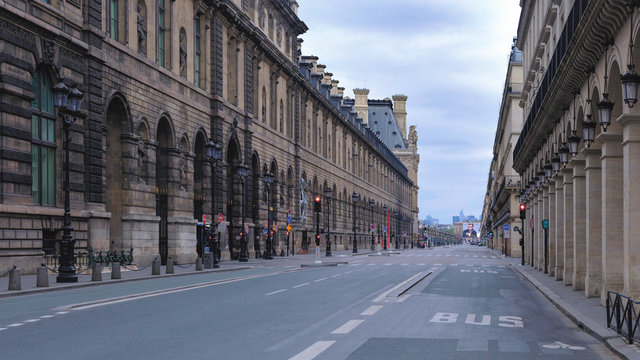 Pandémie covid-19, Rue de Rivoli, Paris, Mars 2020 pendant le confinement, axe de circulation vide