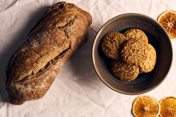 Galletas casera de avena y pan casero 