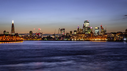 Obraz na płótnie Canvas The Evening view across the River Thames to central London