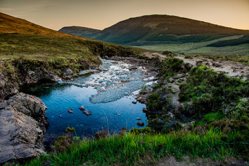 UN RUSCELLO E IL TRAMONTO © Luca Nannini