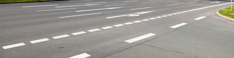 Deutschland, Nordrhein-Westfalen, Ruhrgebiet, Dortmund, wallring, Straßenmarkierung