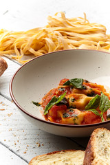 farfalle pasta tomato sauce chicken basil