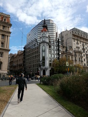 Obraz premium people walking on the street