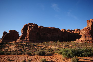 Fototapeta premium canyon, desert, landscape, rock, utah, nature, park, sandstone, red, mountain, sky, usa, national, travel, sedona, view, arizona, bryce, southwest, mountains, formation, valley, sand, america, scenic