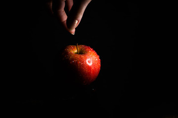 Apples in the dark under the light