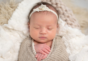 Fototapeta na wymiar newborn baby sleeping