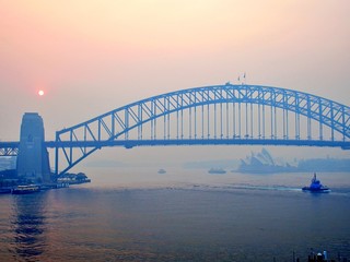 Sydney Hafen im Smog der Buschfeuer