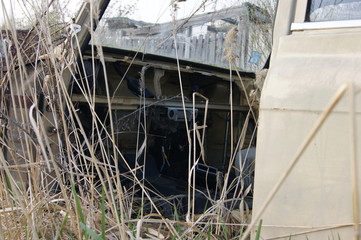 broken car door