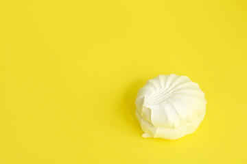 Fototapeta na wymiar white marshmallows in pastel shades. A gentle marshmallows. Marshmallows that you want to eat.