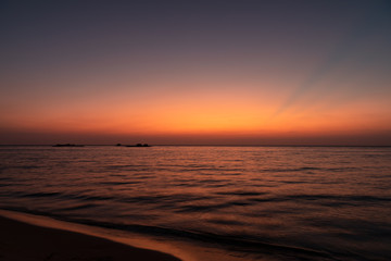 Obraz premium Colorful sunset over ocean and floating village on Phu Quoc