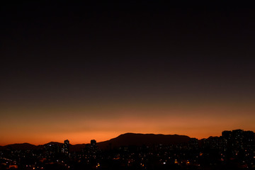 Fototapeta premium Sunset city at Santiago de Chile