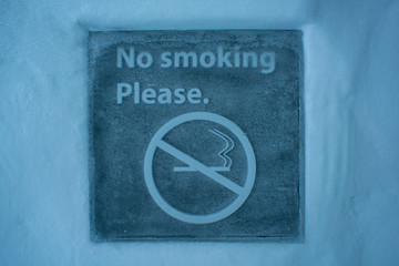No Smoking Sign med of ice in Ice Hotel 