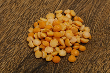 Raw dry peas for cooking