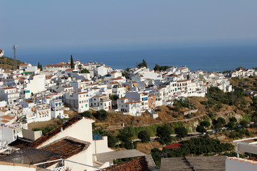 Fototapeta na wymiar Paisaje del pueblo de Frigiliana en la provincia de Málaga (Andalucía, España). Es uno de los pueblos más bonitos de España 