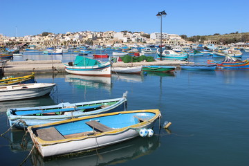 Obraz premium Bateaux traditionnels maltais à Marsaxlokk, Malte