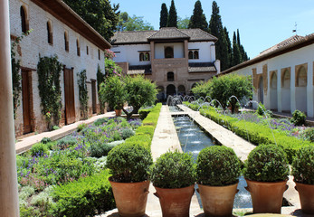 Fototapeta na wymiar Palacio del Generalife en la Alhambra de Granada (Andalucía, España)