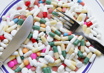 Pillule de médicament dans assiette