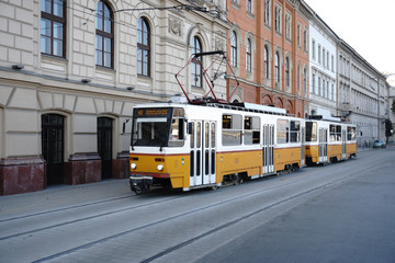 Fototapeta na wymiar Tranvia en Budapest