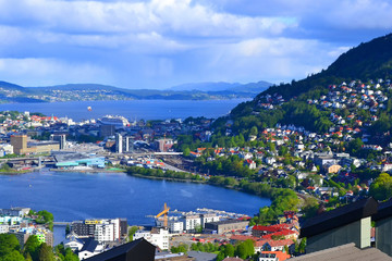 Fototapeta na wymiar 9..Beautiful spring panorama of the city of Bergen in Norway