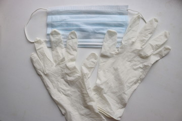 Mask sanitizer gloves-the minimum set for leaving the house.