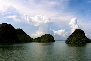 Fototapeta na wymiar Ha-Long Bay Vietnam