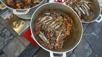 street market scene in hanoi