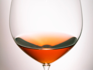 ワイングラス　赤ワイン　イメージ