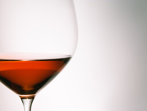 ワイングラス　赤ワイン　イメージ