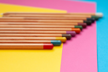 Obraz premium colored pencils in a row