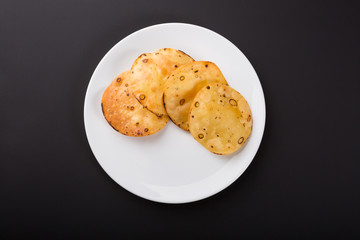 Yellow round potato chips