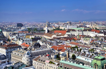 Obraz premium An aerial view of Vienna, Austria from St. Stephen's Cathedral.