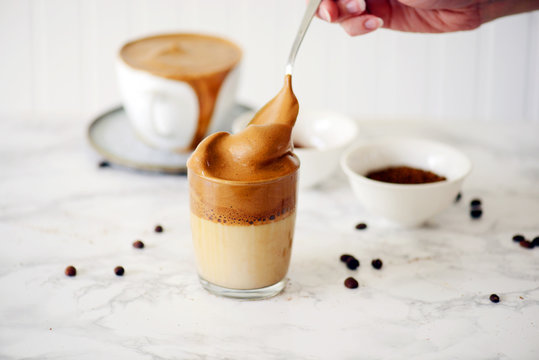 Dalgona coffee whipped 