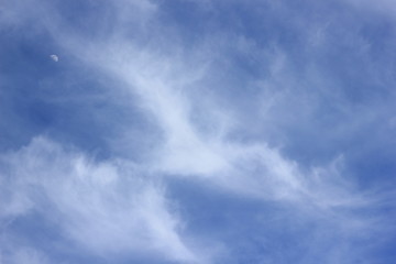 clouds of unusual shape, clouds in the sky, beautiful sky background