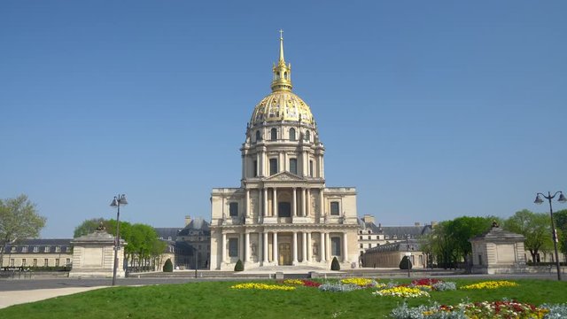 Les Invalides is a complex of museums and tomb in Paris, the military history museum of France, and the tomb of Napoleon Bonaparte. At 1860, Napoleon's remains bury in here.