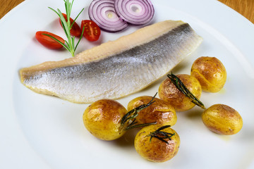 Matjes mit Rosmarinkartoffeln