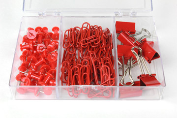A set of canzilar accessories in a transparent box.