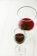 red wine in glasses
