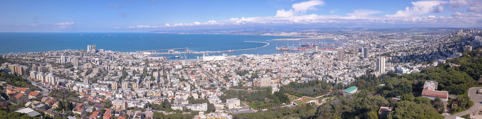 Obraz premium Panorama of Haifa, Israel from Mount Carmel.