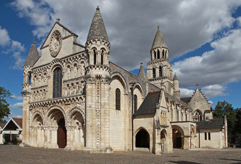 Fototapeta na wymiar Eglise Notre Dame-La-Grande à Poitiers 