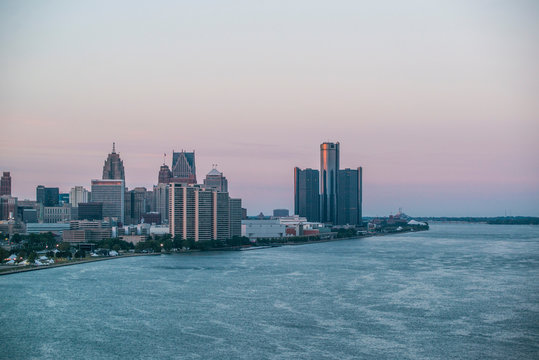 city skyline at sunset in Detroit, Michigan
