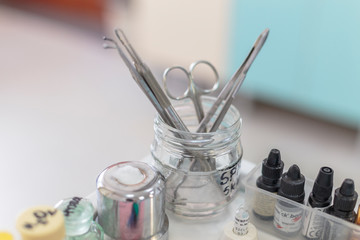 Gabinet stomatologiczny, narzędzia dentystyczne i medyczne.